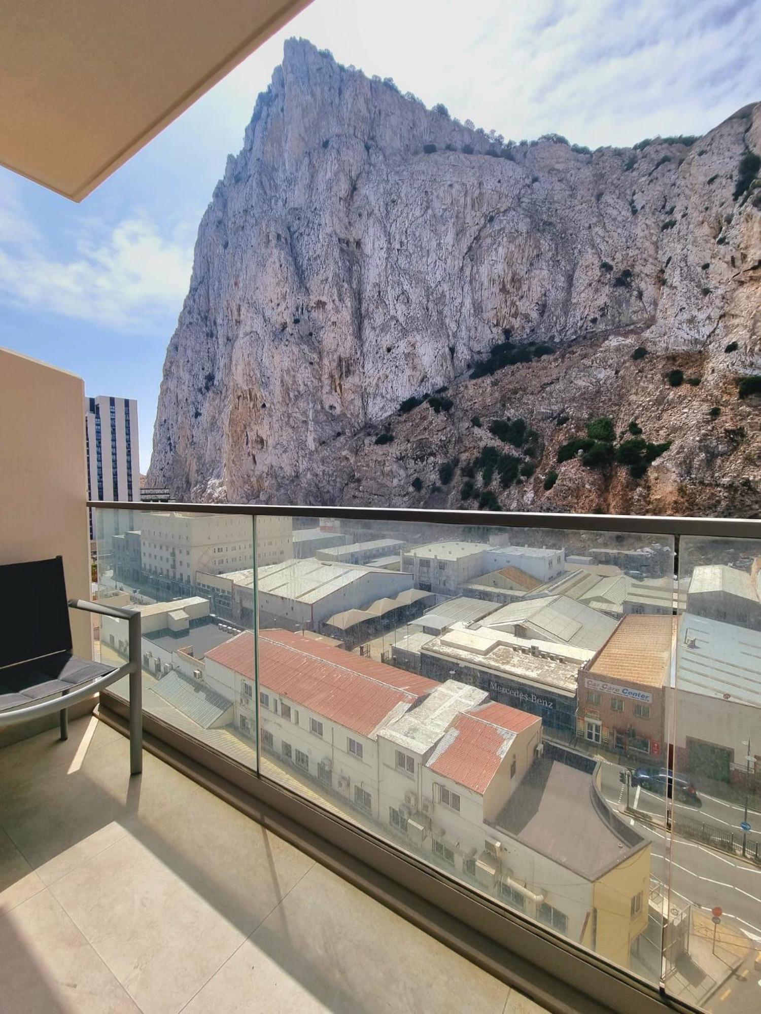 Sunny Gibraltar Apartment Luaran gambar